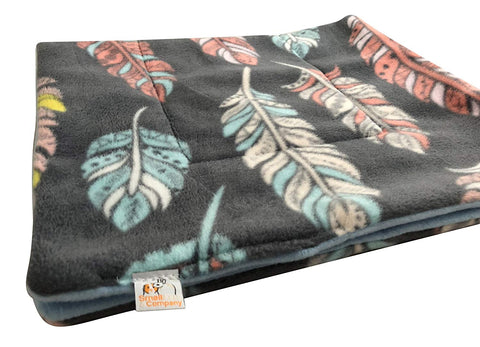 Image of 1x2 C&C Cage Liner | Feathers on Gray